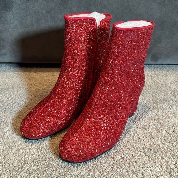 Women’s Red Glitter Covered Sparkly Chunky Heeled Boots Size 7.5 NEW - Picture 1 of 13